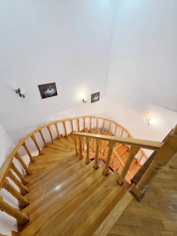 Kirayə verilir 7 otaqlı həyət evi 300 m²