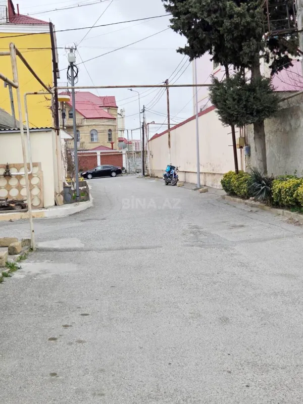 Kirayə verilir 7 otaqlı həyət evi 300 m²