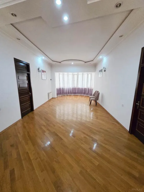Kirayə verilir 7 otaqlı həyət evi 300 m²
