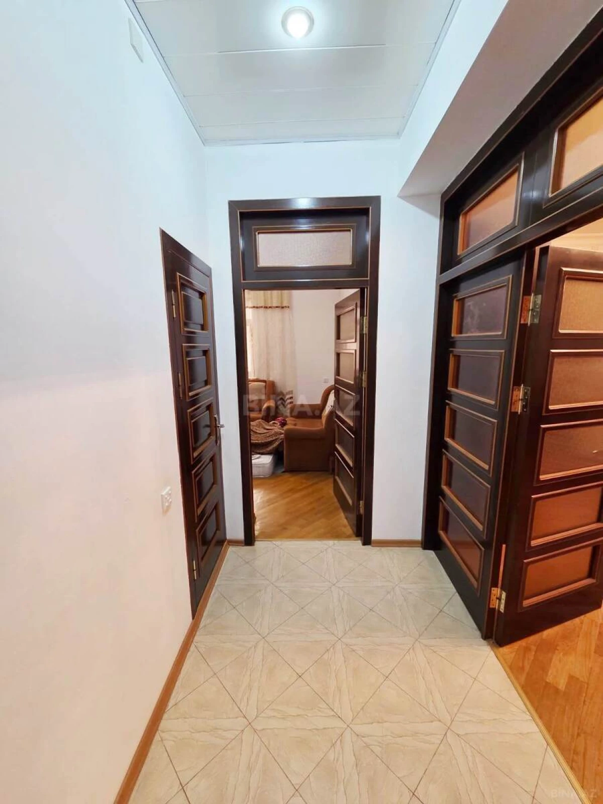 Kirayə verilir 7 otaqlı həyət evi 300 m²