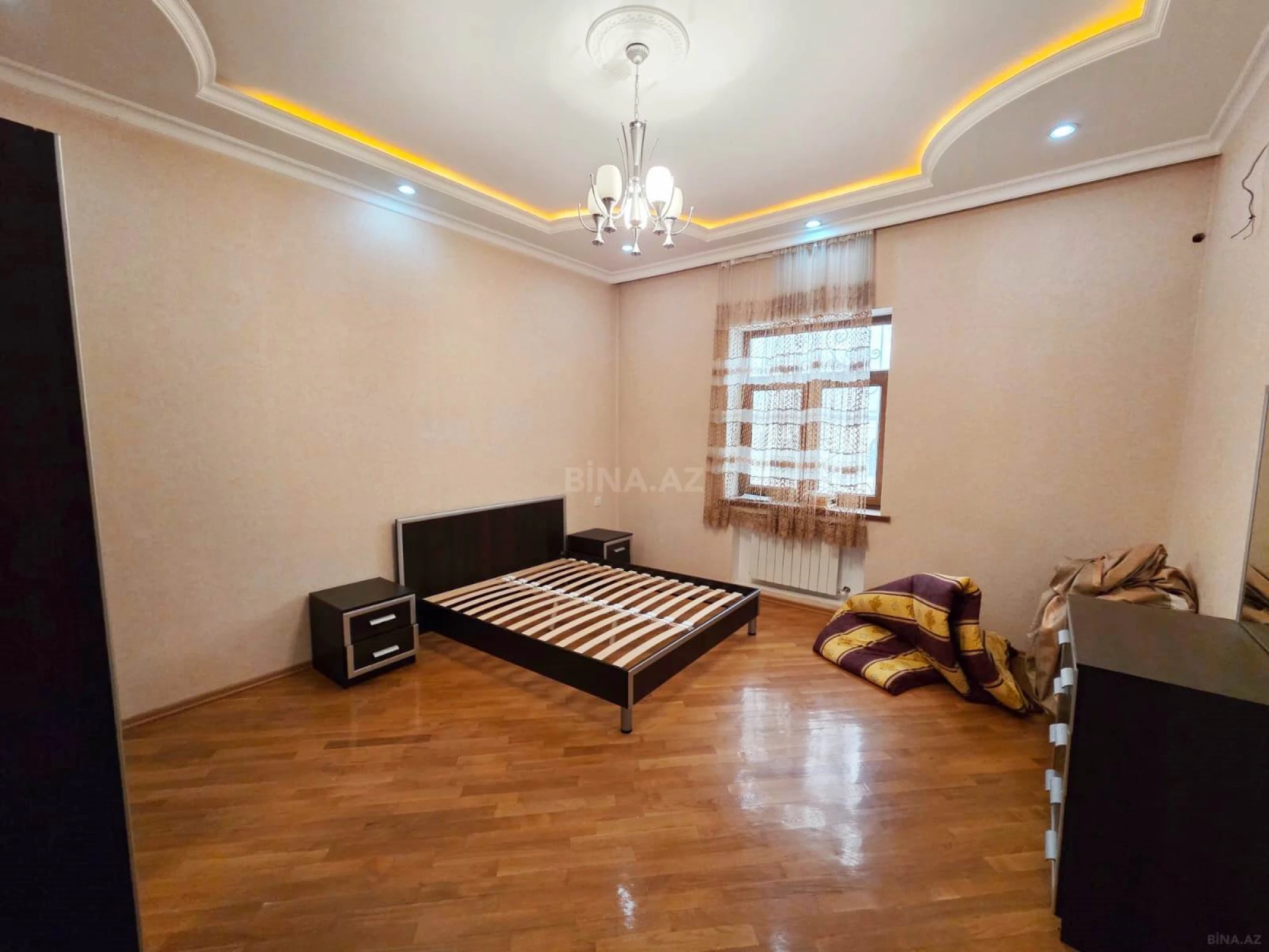 Kirayə verilir 7 otaqlı həyət evi 300 m²