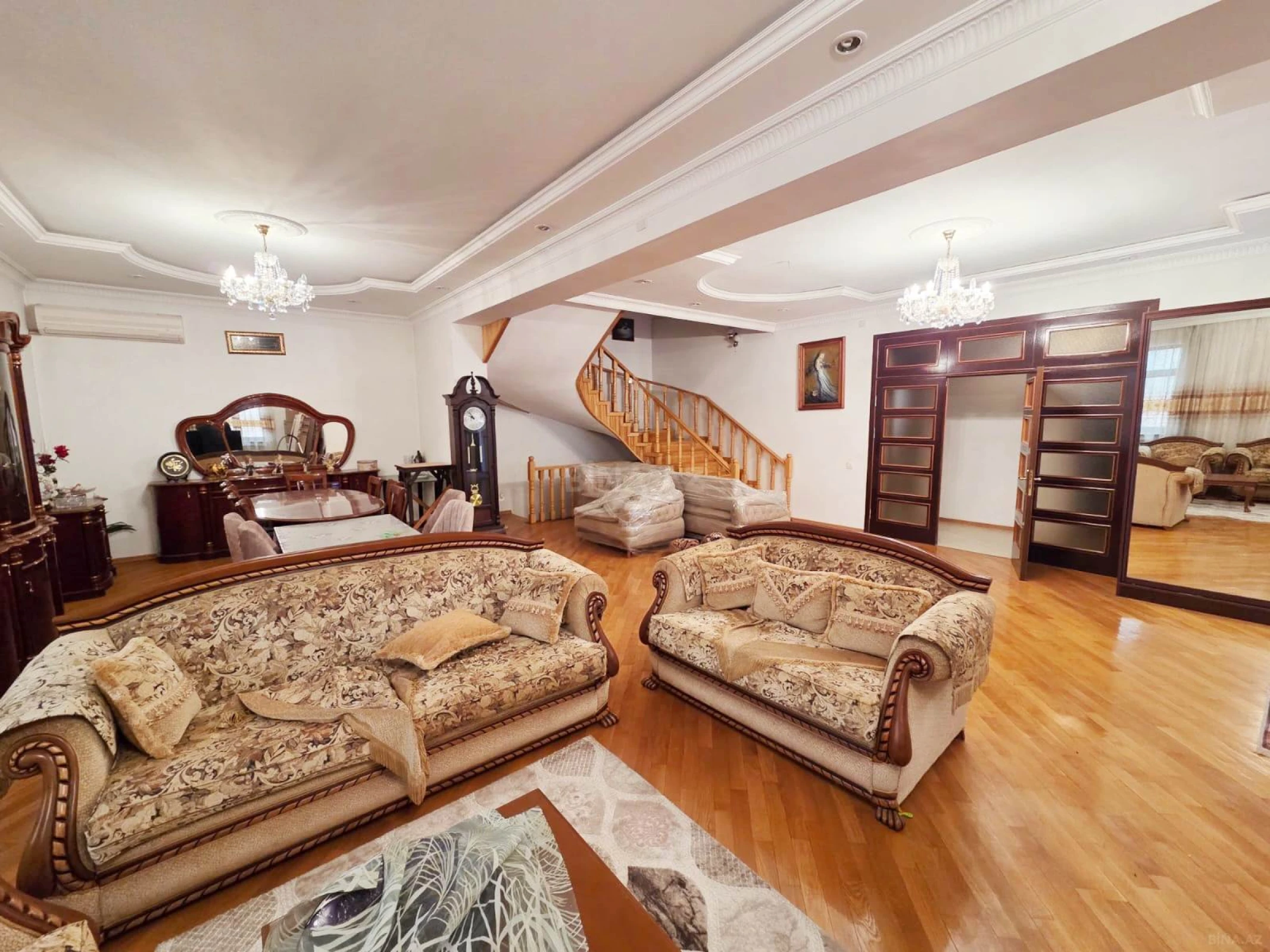 Kirayə verilir 7 otaqlı həyət evi 300 m²
