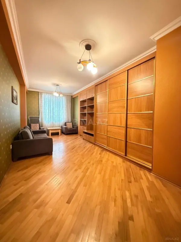 Satılır 3 otaqlı mənzil 115 m²