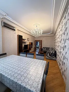Satılır 3 otaqlı mənzil 115 m²