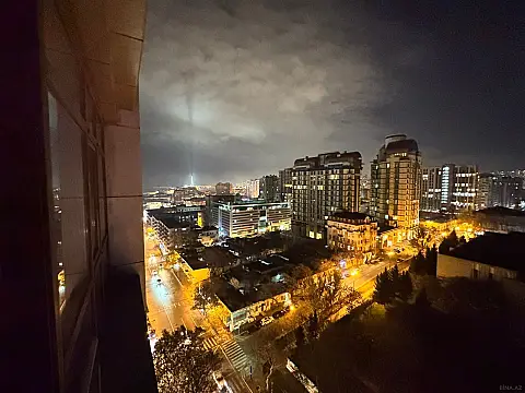 Satılır 3 otaqlı mənzil 150 m²