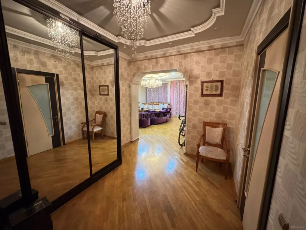 Satılır 3 otaqlı mənzil 150 m²