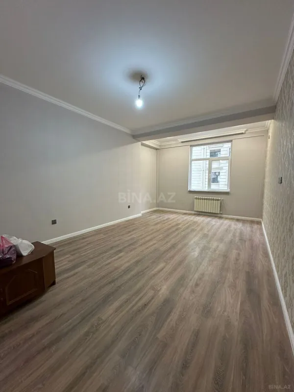 Satılır 2 otaqlı mənzil 93 m²