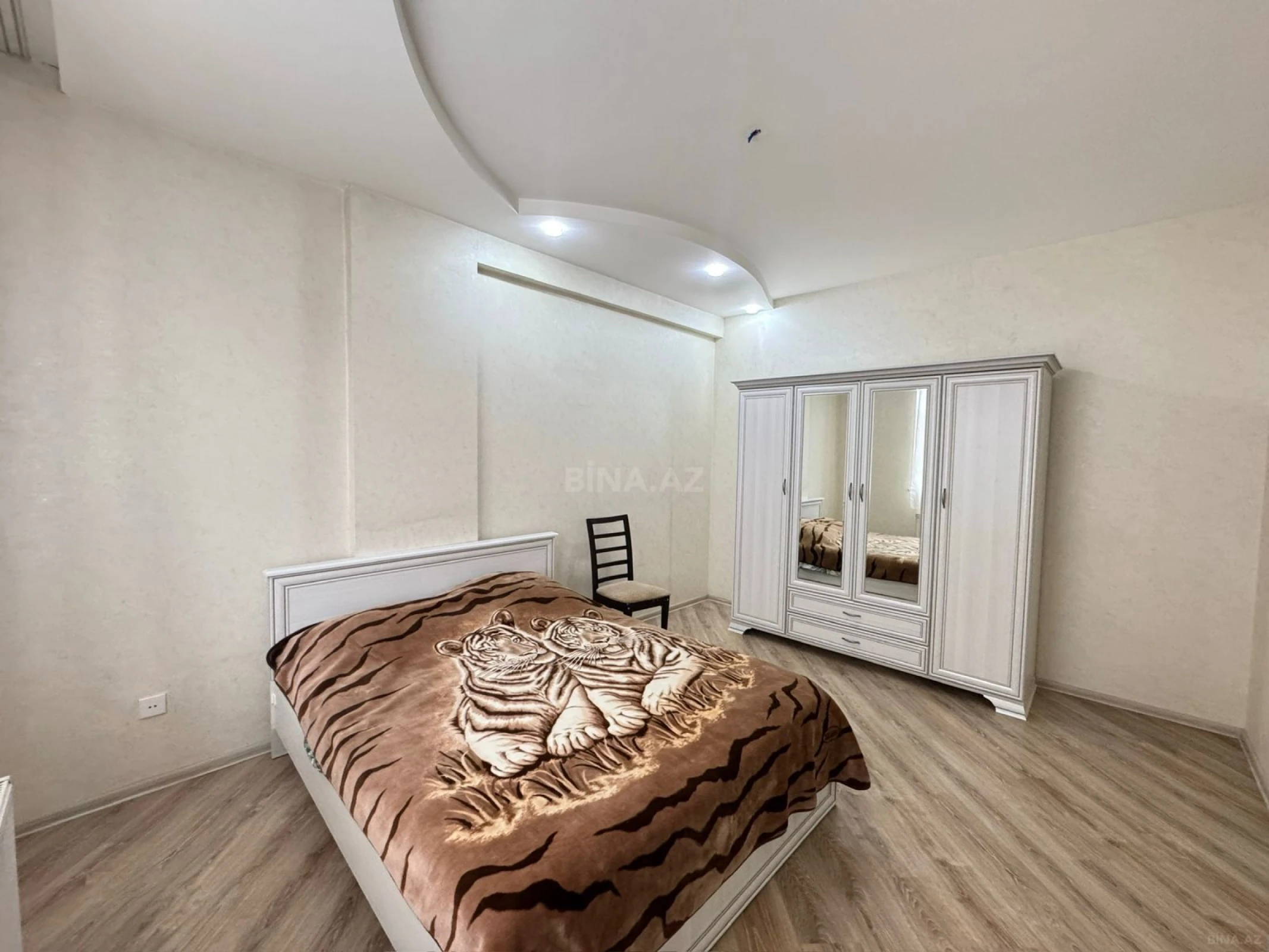 Satılır 3 otaqlı mənzil 95 m²