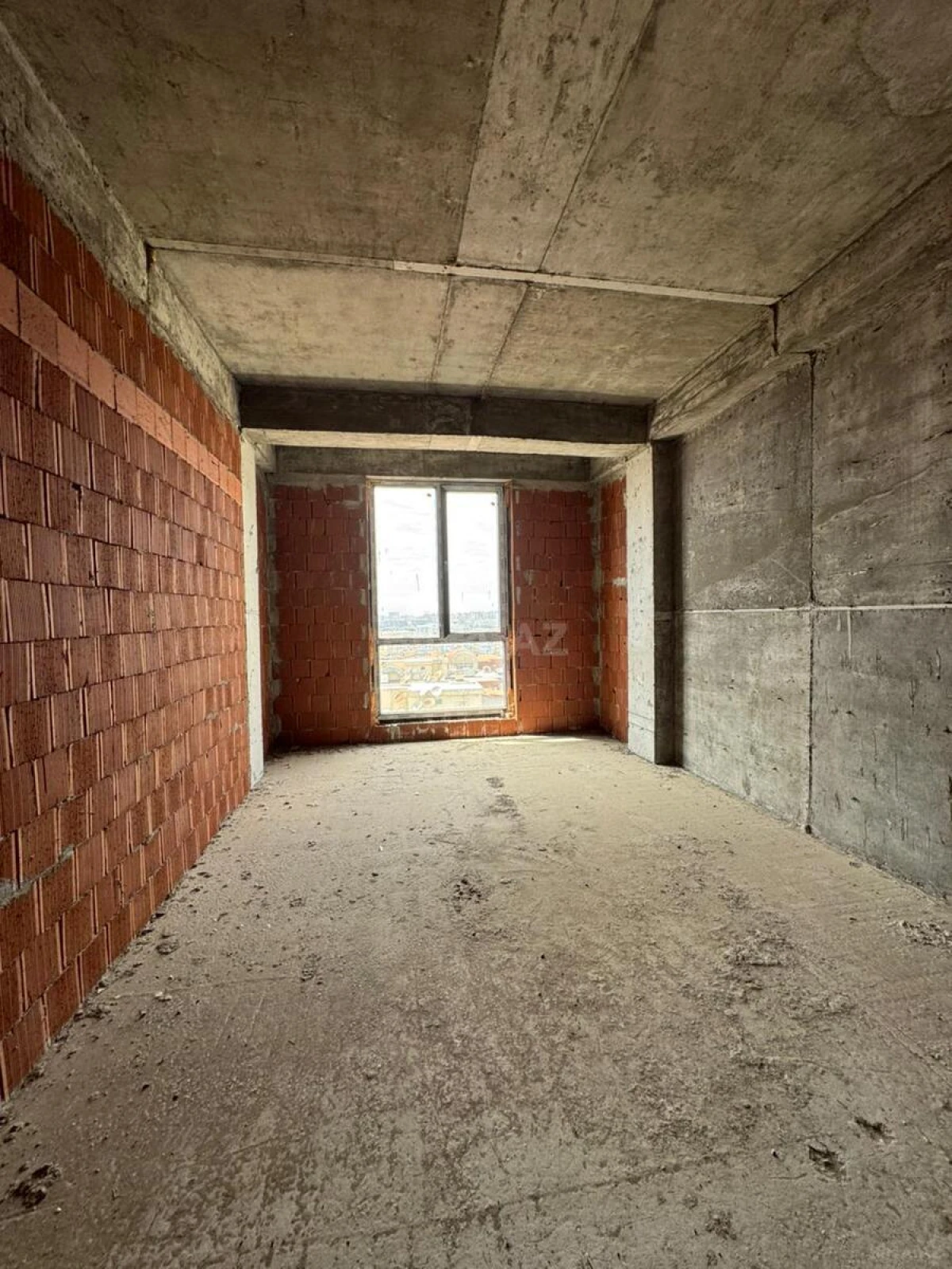 Satılır 3 otaqlı mənzil 140 m²