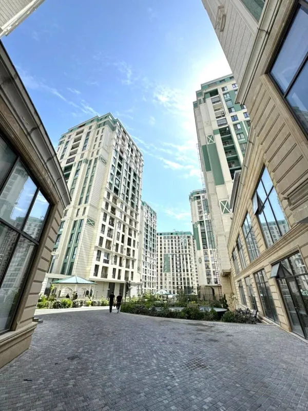 Satılır 3 otaqlı mənzil 140 m²