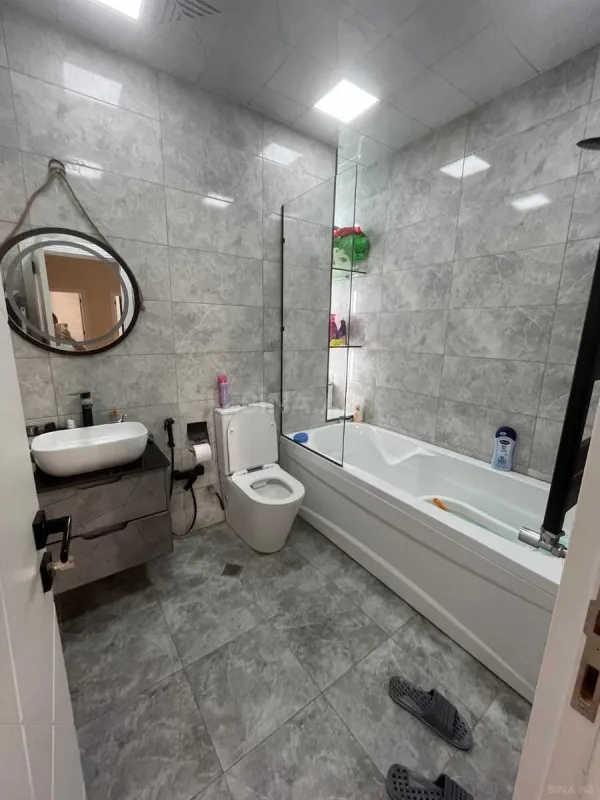 Satılır 3 otaqlı mənzil 122 m²