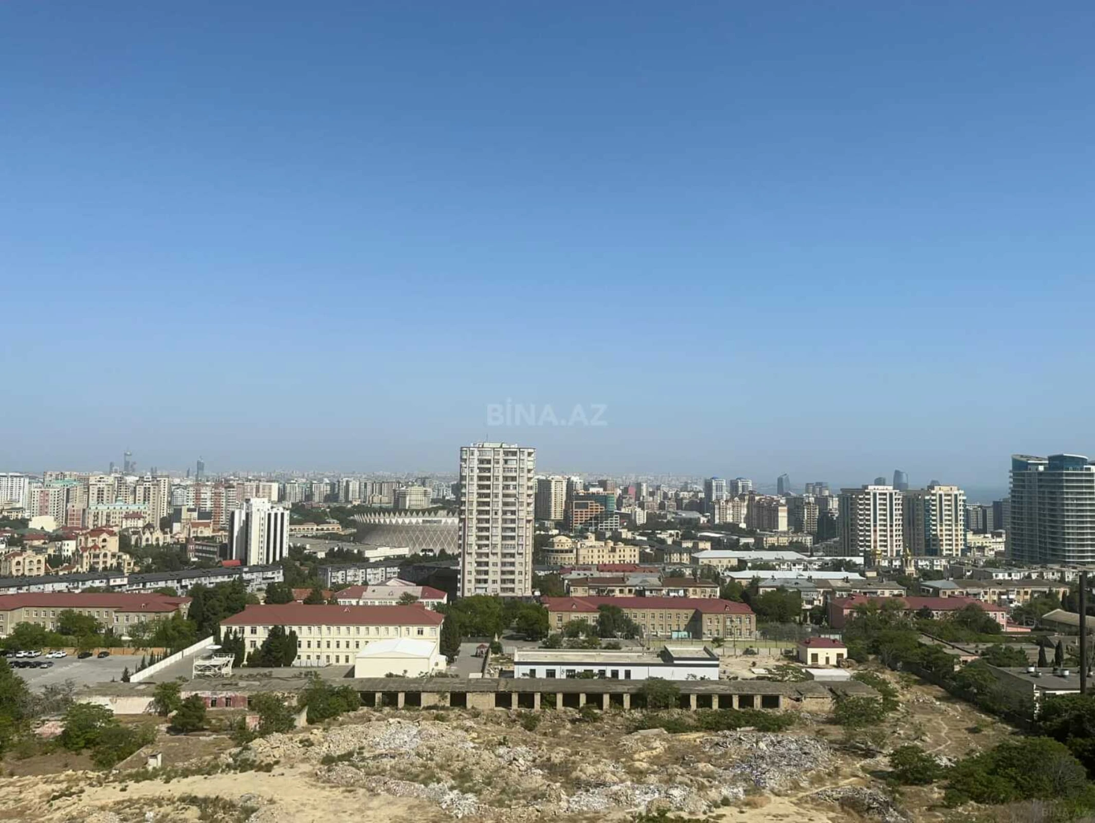 Satılır 3 otaqlı mənzil 122 m²