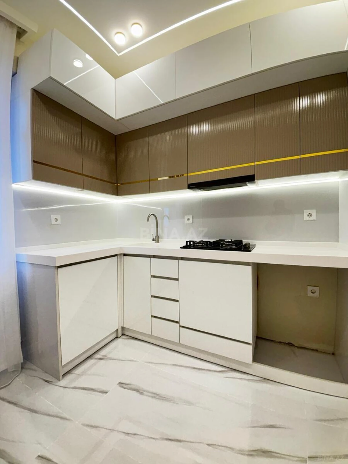 Satılır 2 otaqlı mənzil 70.7 m²
