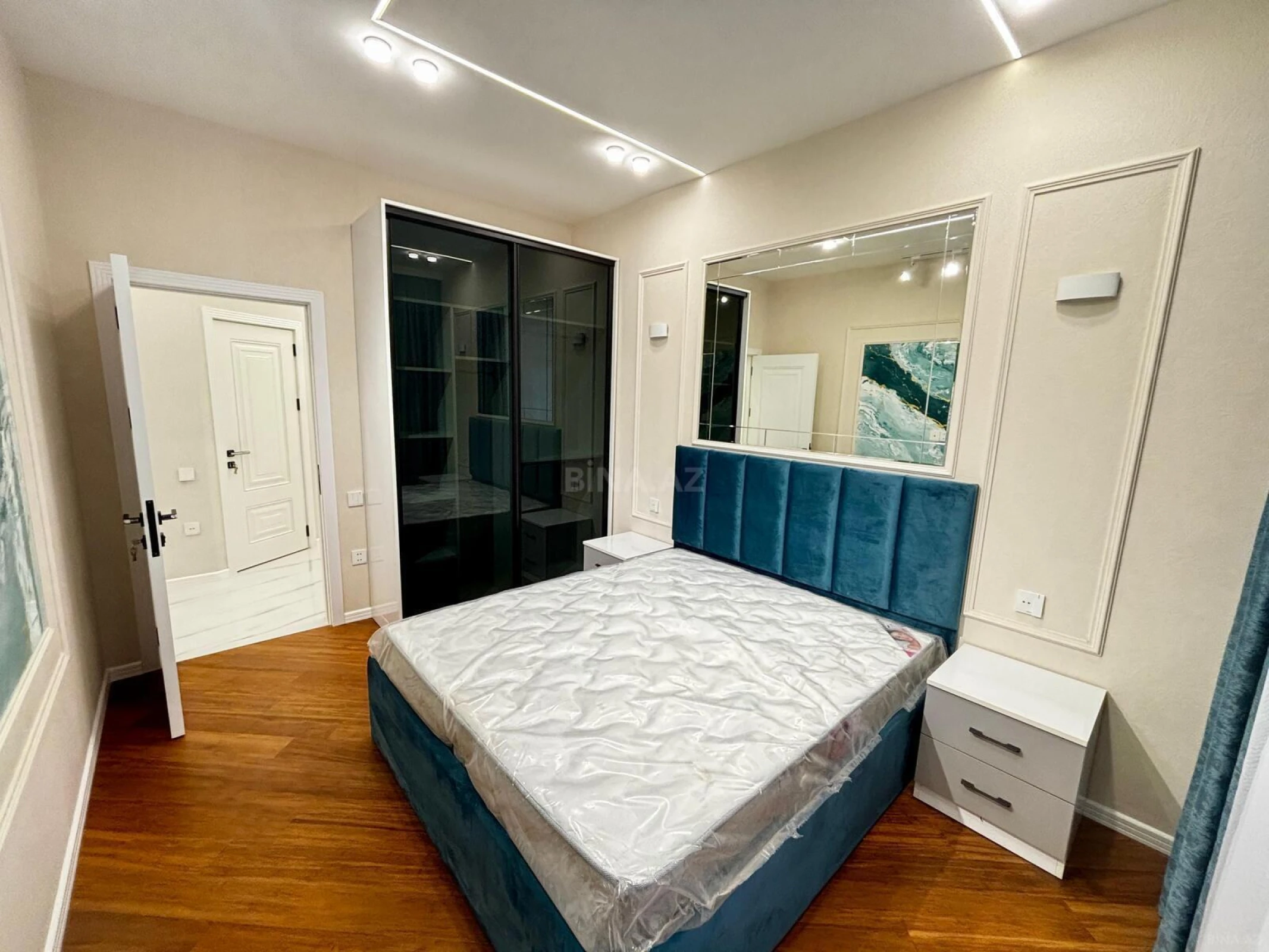 Satılır 2 otaqlı mənzil 70.7 m²