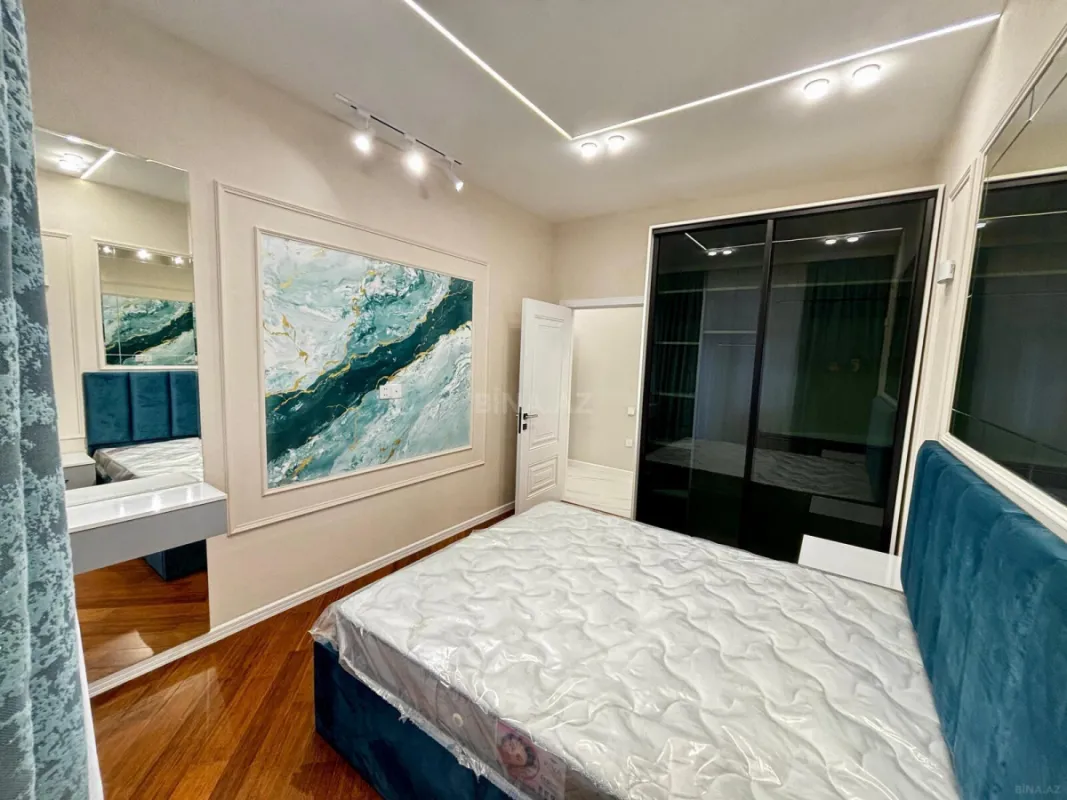 Satılır 2 otaqlı mənzil 70.7 m²