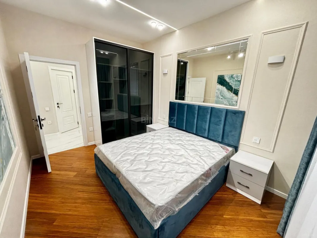 Satılır 2 otaqlı mənzil 70.7 m²