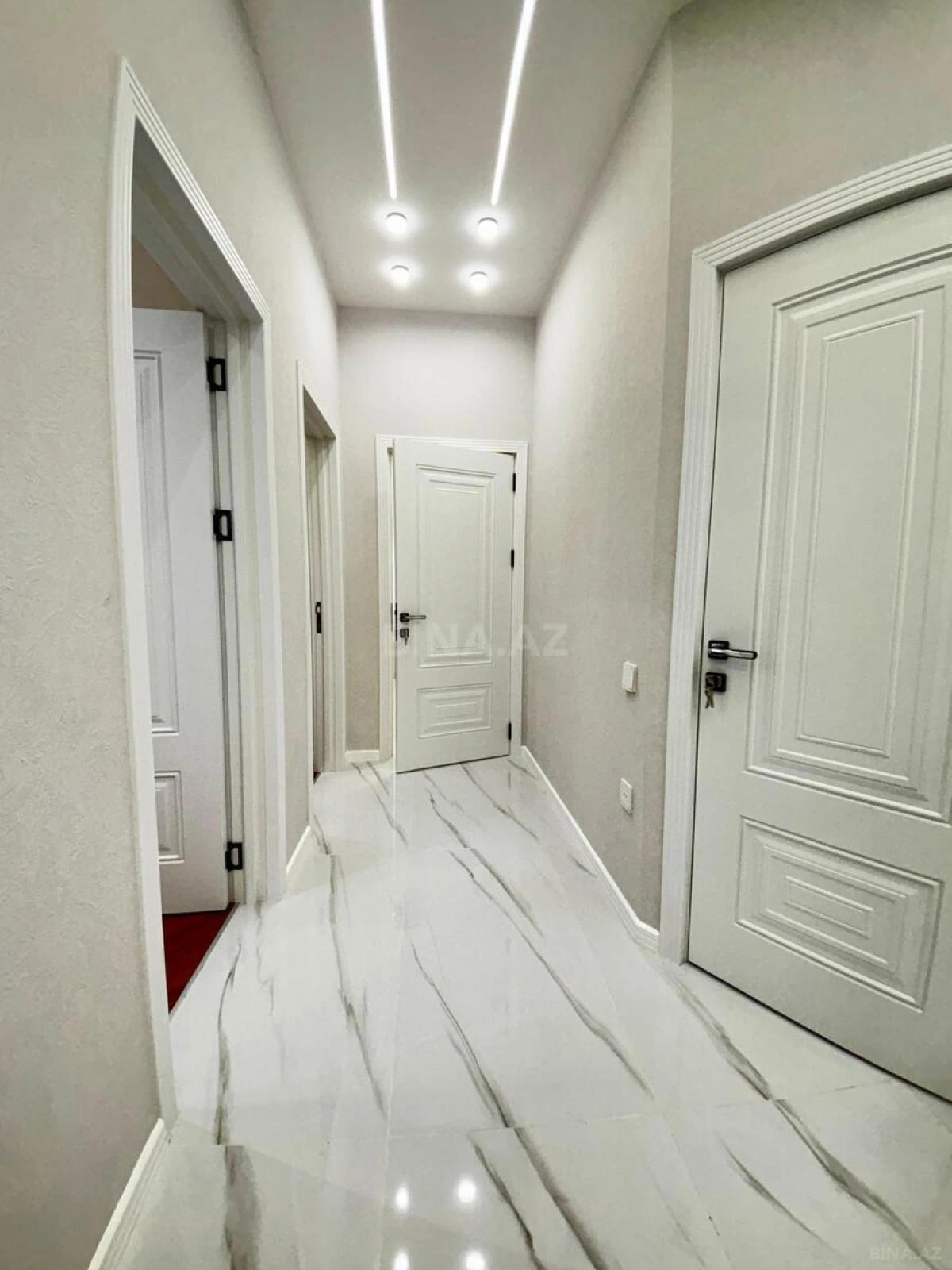 Satılır 2 otaqlı mənzil 70.7 m²