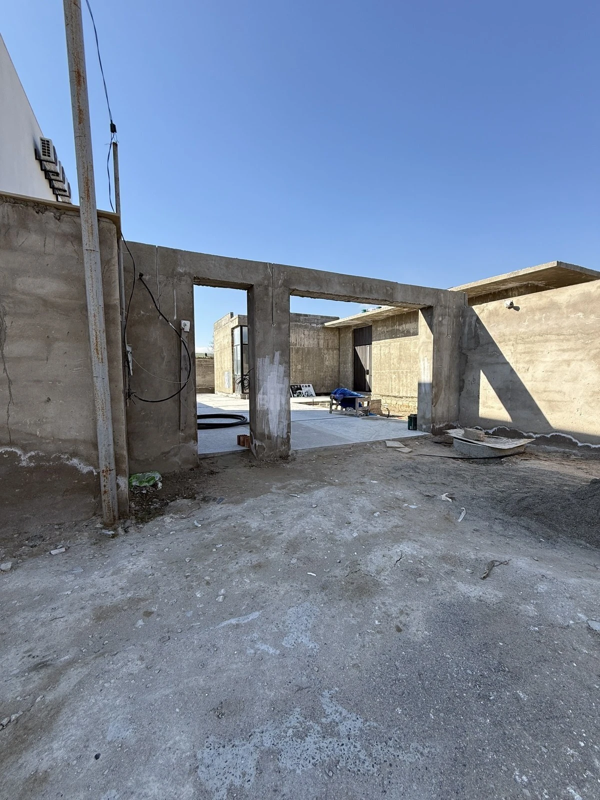 Satılır 3 otaqlı həyət evi 350 m²