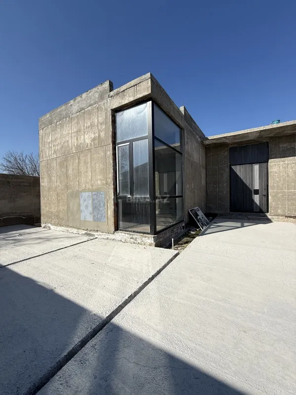 Satılır 3 otaqlı həyət evi 350 m²