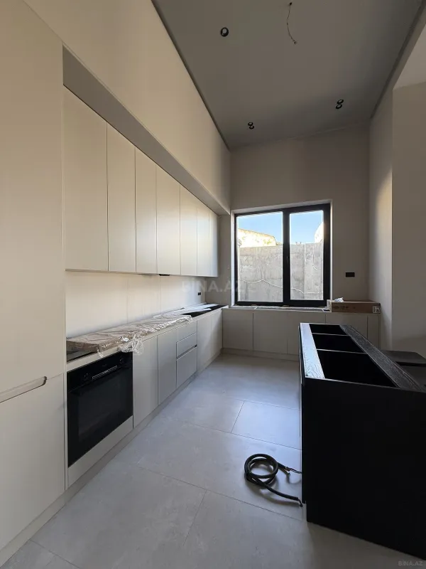 Satılır 3 otaqlı həyət evi 350 m²
