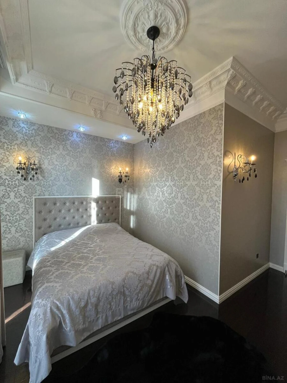 Kirayə verilir 3 otaqlı mənzil 140 m²