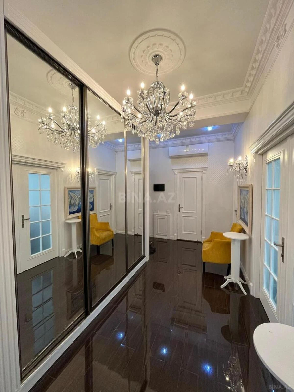 Kirayə verilir 3 otaqlı mənzil 140 m²