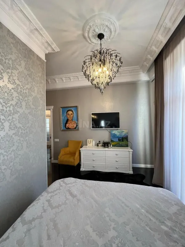 Kirayə verilir 3 otaqlı mənzil 140 m²