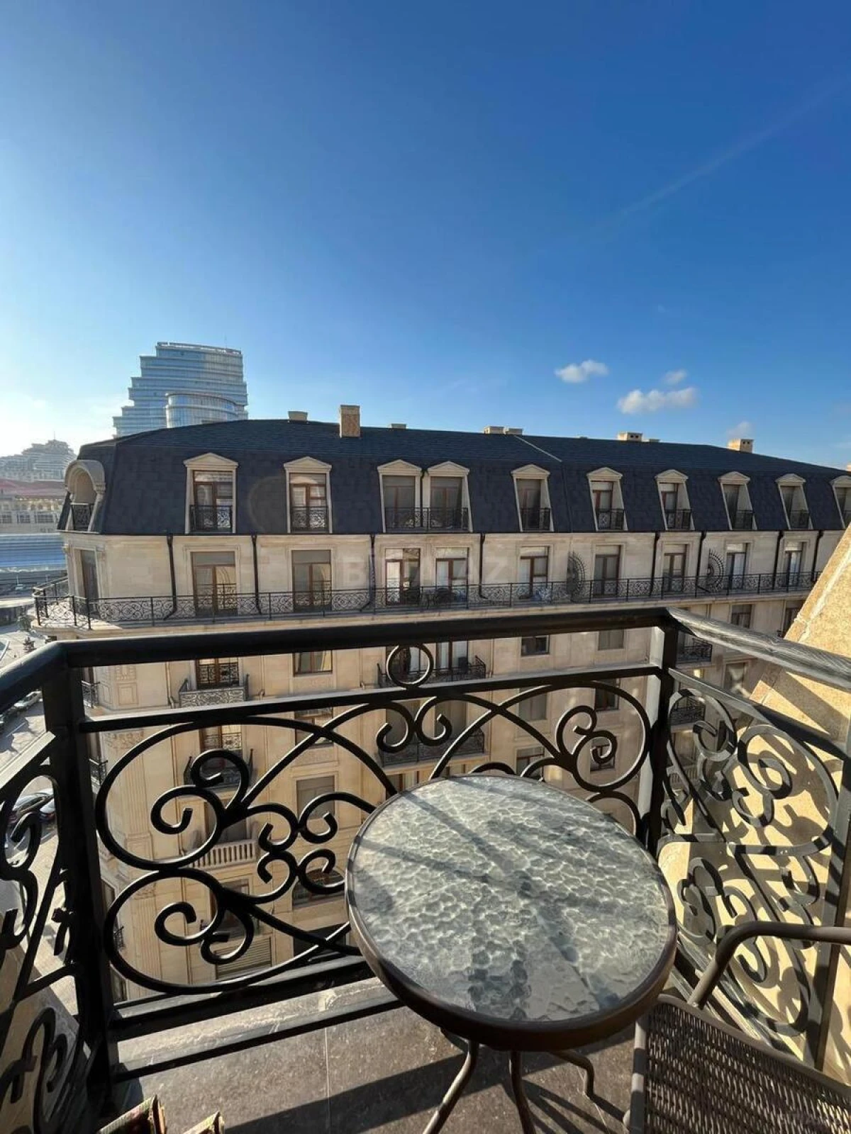 Kirayə verilir 3 otaqlı mənzil 140 m²