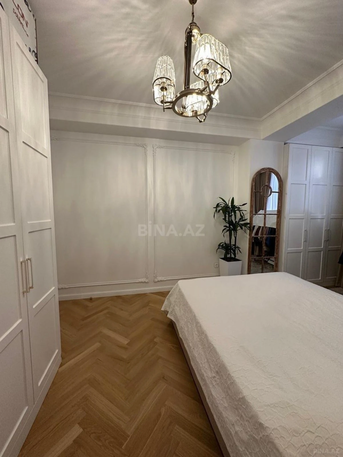 Satılır 3 otaqlı mənzil 110 m²
