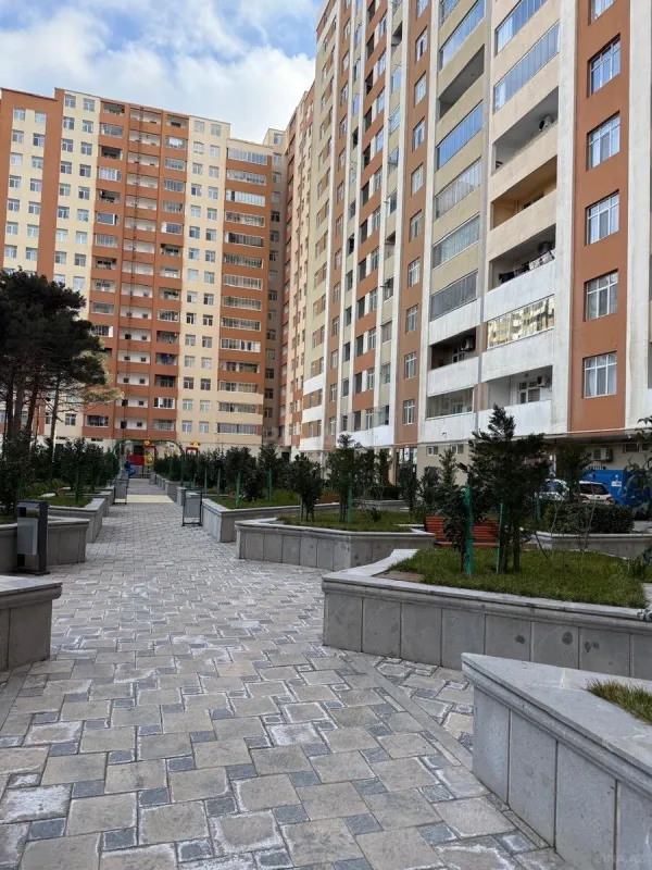Satılır 3 otaqlı mənzil 110 m²