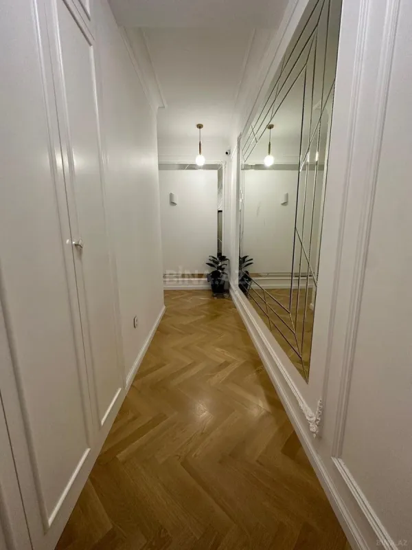 Satılır 3 otaqlı mənzil 110 m²