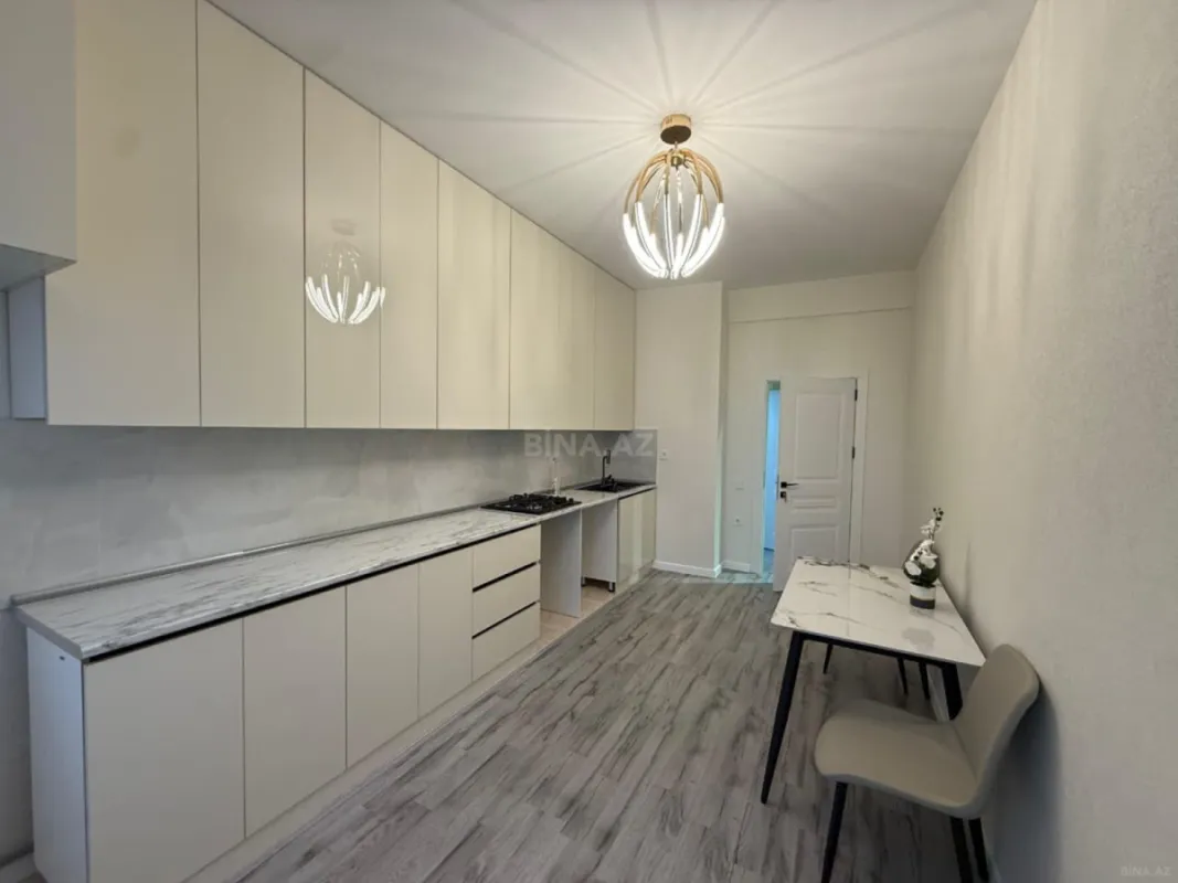 Satılır 2 otaqlı mənzil 105 m²