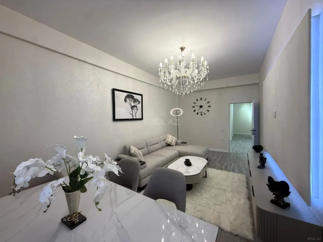 Satılır 2 otaqlı mənzil 105 m²