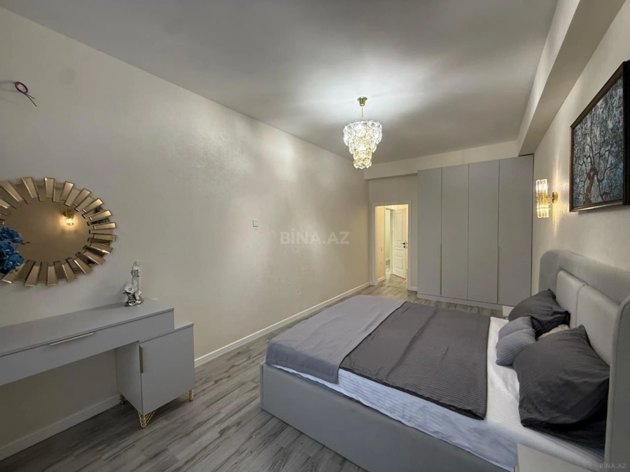 Satılır 2 otaqlı mənzil 105 m²