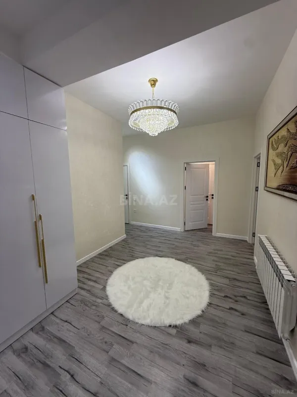 Satılır 2 otaqlı mənzil 105 m²