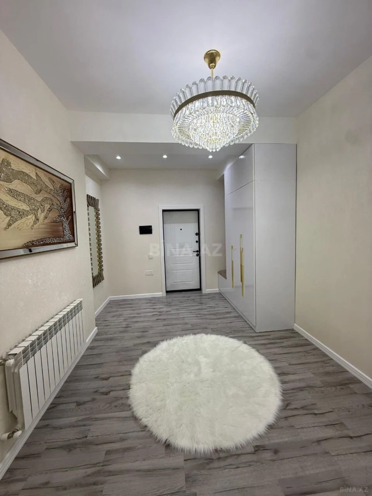 Satılır 2 otaqlı mənzil 105 m²