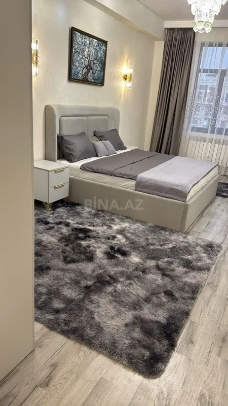 Satılır 2 otaqlı mənzil 105 m²