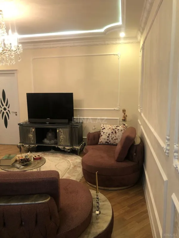 Satılır 5 otaqlı mənzil 150 m²