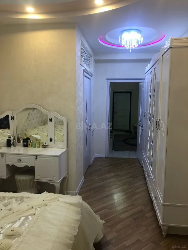 Satılır 5 otaqlı mənzil 150 m²