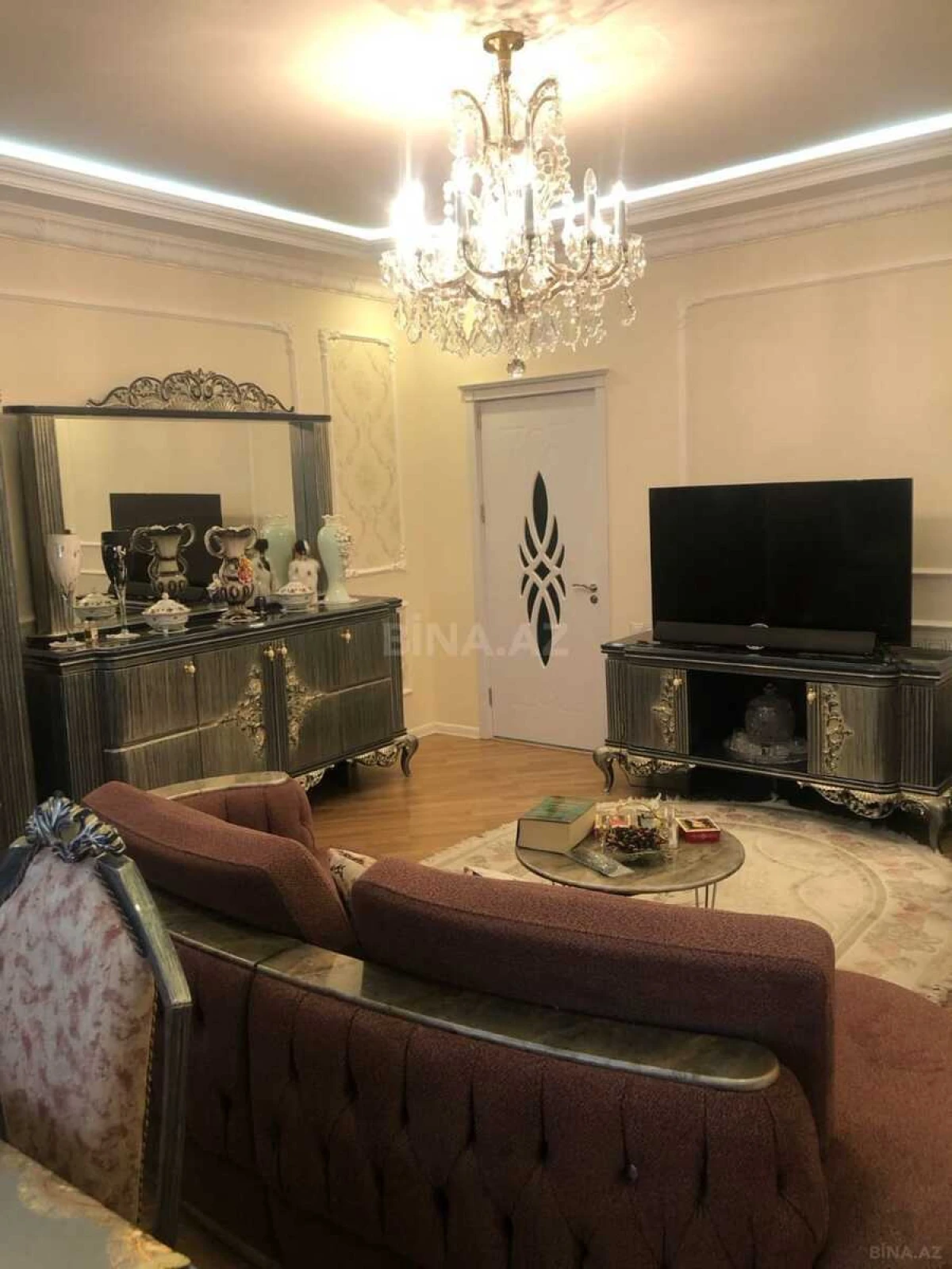 Satılır 5 otaqlı mənzil 150 m²