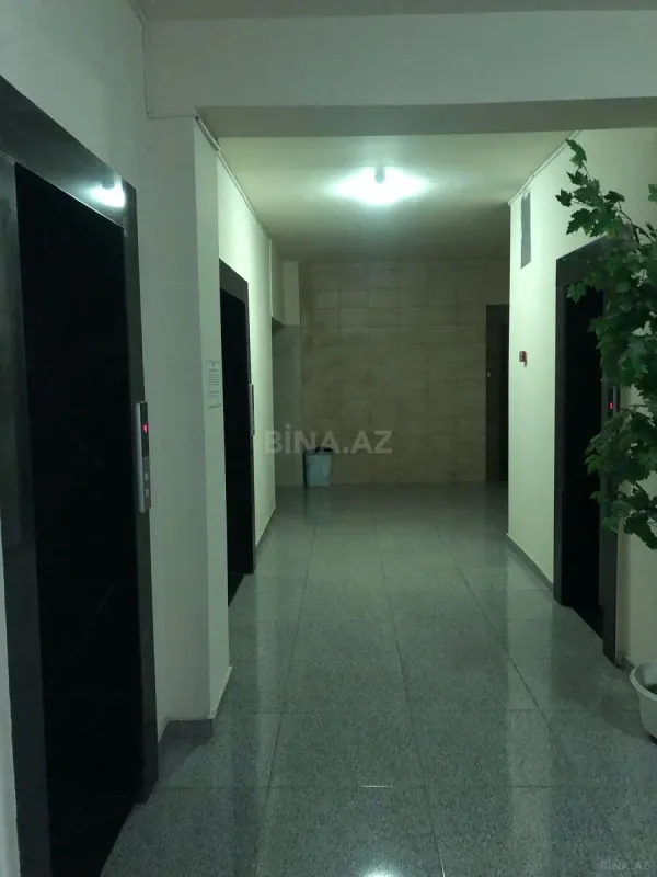 Satılır 5 otaqlı mənzil 150 m²