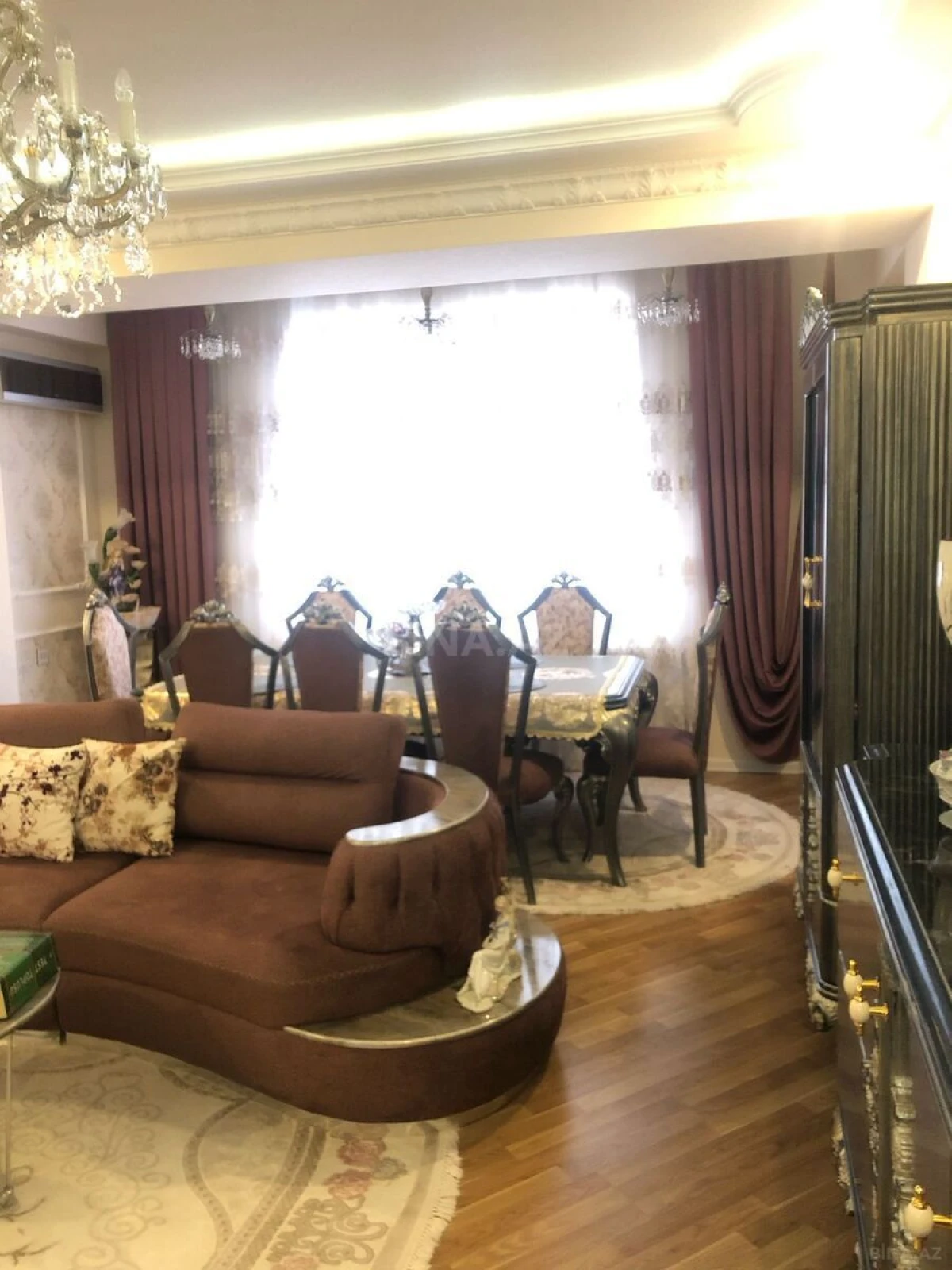 Satılır 5 otaqlı mənzil 150 m²