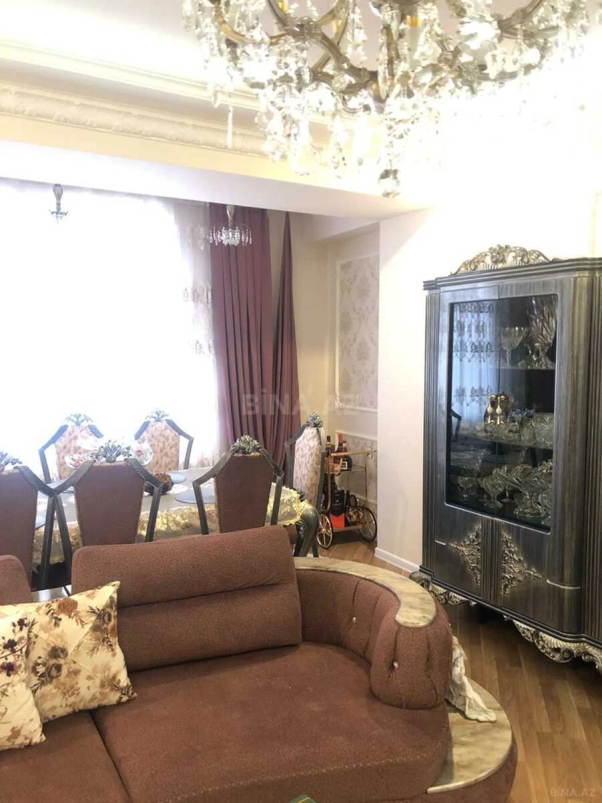 Satılır 5 otaqlı mənzil 150 m²