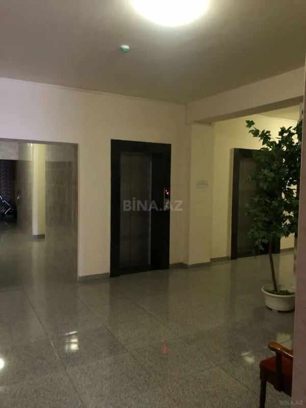 Satılır 5 otaqlı mənzil 150 m²