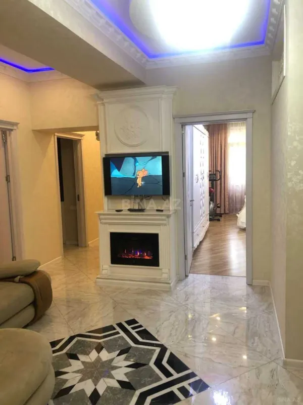Satılır 5 otaqlı mənzil 150 m²