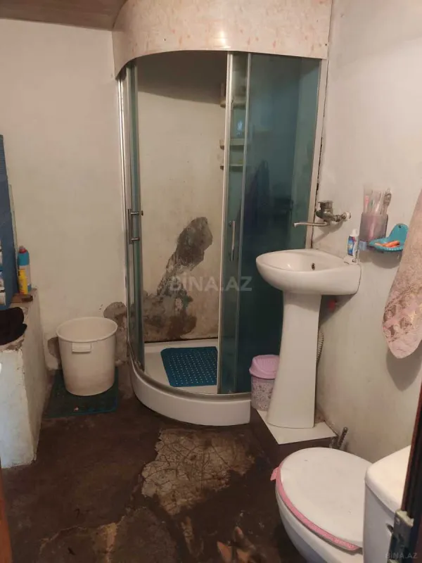 Satılır 6 otaqlı həyət evi 200 m²