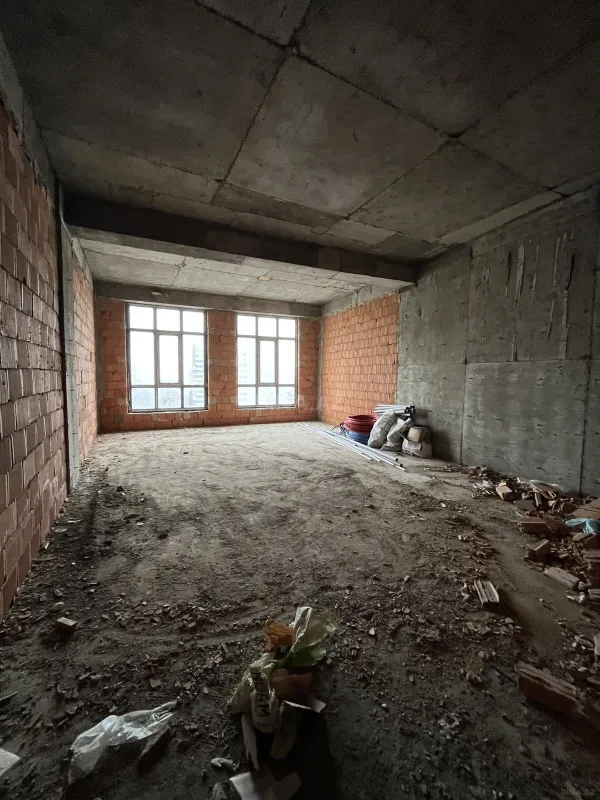 Satılır 3 otaqlı mənzil 161 m²