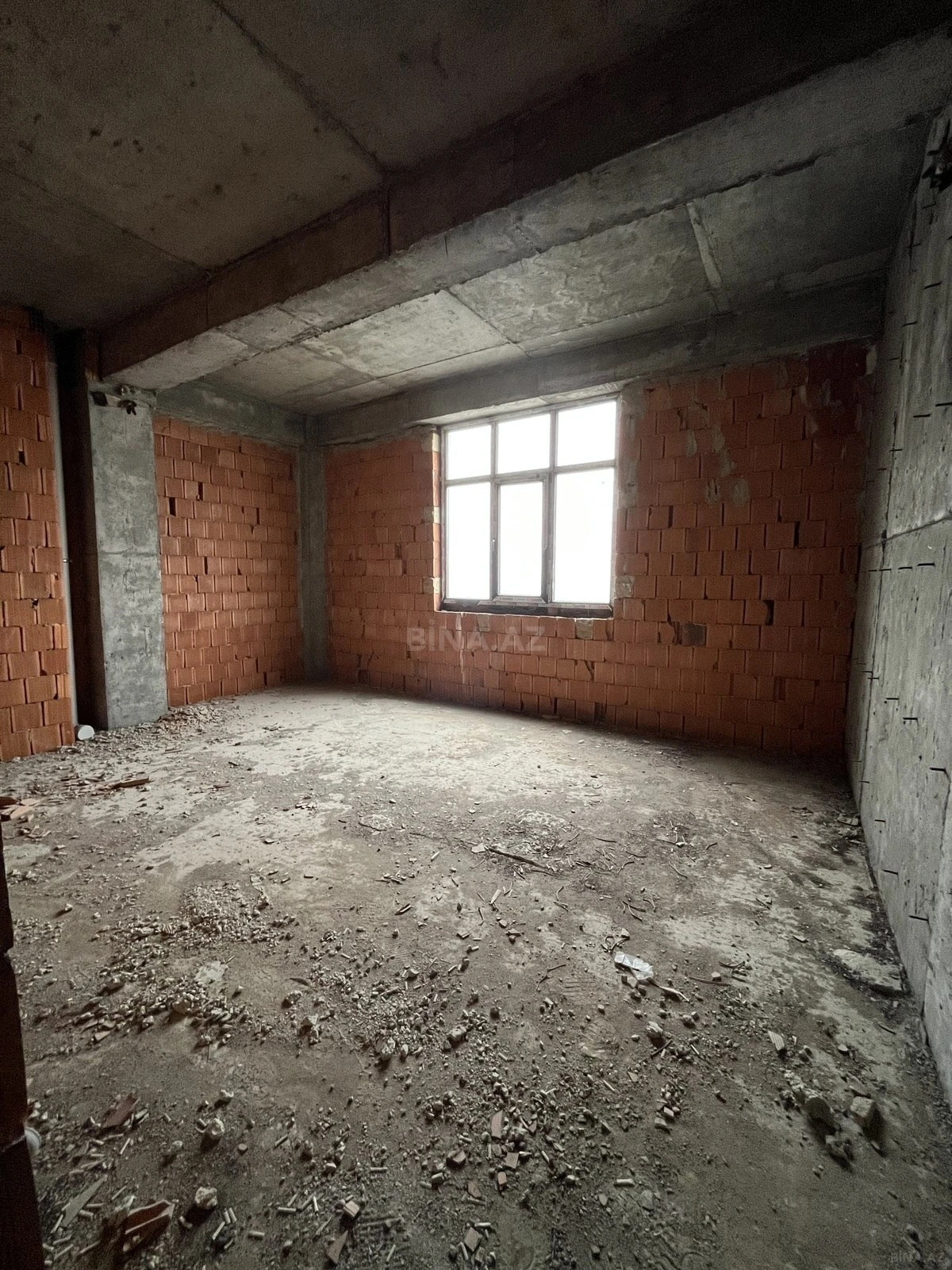 Satılır 3 otaqlı mənzil 161 m²