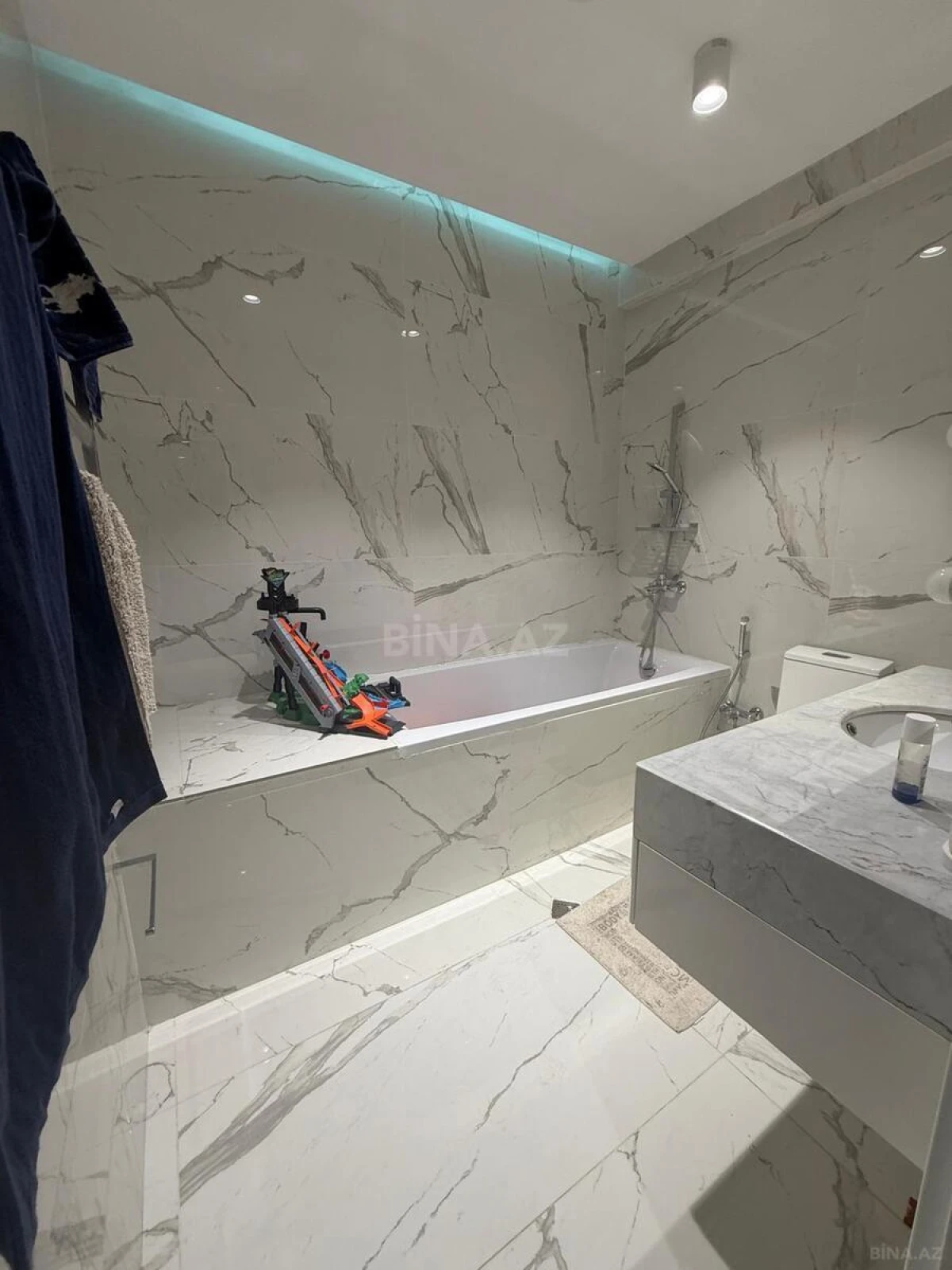 Satılır 3 otaqlı mənzil 120 m²