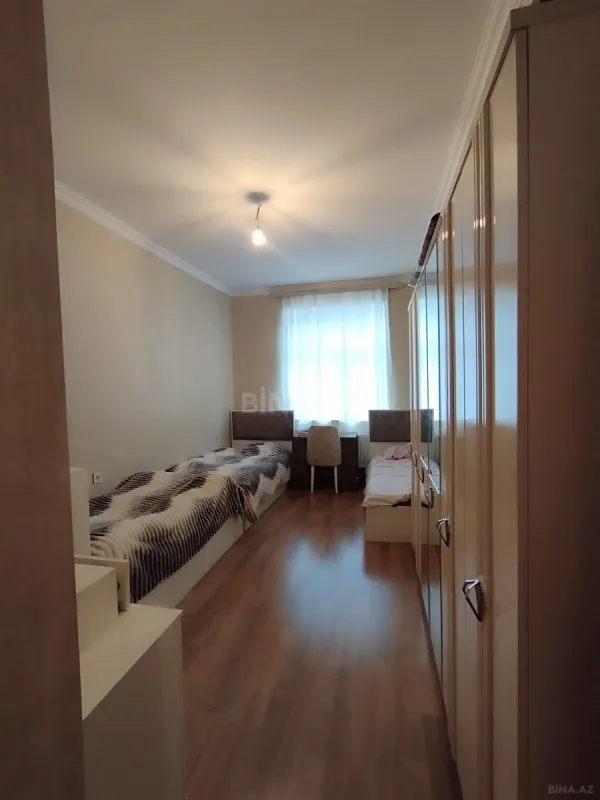 Satılır 4 otaqlı mənzil 115 m²